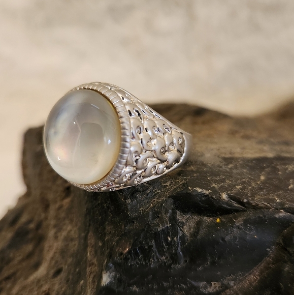 NWOT Lia Sophia "Alabaster" Silver and translucent Chrystal ring - Sz 10 - Picture 4 of 6
